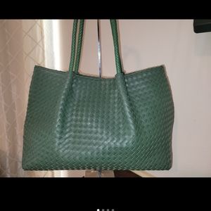 Like new Lulu Dharma Tote